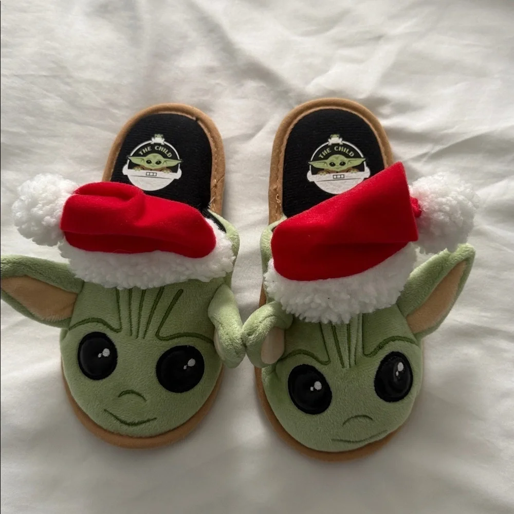 New Green Baby Star Wars Yoda Slippers with Santa Hat